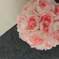 Prix usine en plein air événement de mariage soie fleurs artificielles scène de balle pour l'obtention du diplôme et les fêtes d'halloween boule de fête en plein air