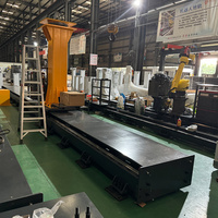 Robot de soudage à 7 axes personnalisé de 20 m avec moteur de 3 kW, alimentation 380 V pour l'industrie automobile et des structures en acier
