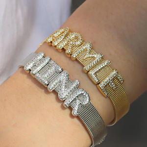<span class=keywords><strong>Pulsera</strong></span> de Latón Dorado de Lujo con Nombre Personalizado: Cadena de Mano con 26 Letras Inglesas Personalizables para Mujeres y Hombres - Product Image 2