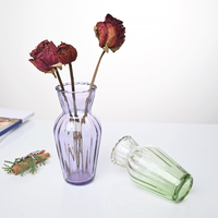 Vase décoratif en verre de style vintage français avec bord festonné, style Ins pour décoration de table intérieure de ferme avec fleurs fraîches et séchées