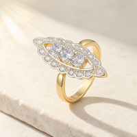 Bijoux FJ Fallon, anneaux en forme de marquise avec halo de CZ blancs, plaqués or 14 carats, base en laiton bicolore