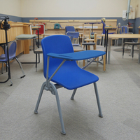 Chaise de formation multifonctionnelle mobile au design moderne Chaise pliante en plastique avec tableau d'écriture des fabricants