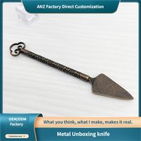 Figuras de Modelos de Armas de Cuchillo Grabadas en Aleación de Zinc Plateadas Personalizadas de Fábrica, Decoración Antigua para el Hogar y la Oficina para Fanáticos de Anime y Videojuegos