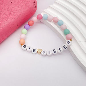 Mignon coloré coeur lettre perlé <span class=keywords><strong>Bracelet</strong></span> fait à la main <span class=keywords><strong>grande</strong></span> <span class=keywords><strong>soeur</strong></span> lettre déclaration coloré perle <span class=keywords><strong>Bracelet</strong></span> pour les femmes - Product Image 4