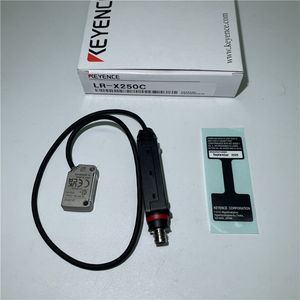 Sensor Fotoeléctrico Keyence LR-X250C Modelo Estándar, Tipo de Conector M8, Rango de 250 mm, Sensor Láser Compacto - Product Image 3