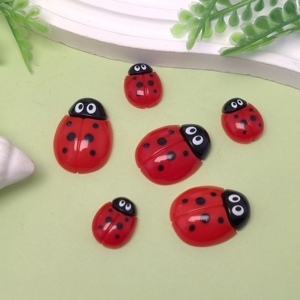 Vente chaude 100 pièces/lot Figurines de coccinelles en résine 3D minuscules Coccinelles rouges Animaux Cabochons en résine à dos plat pour l'artisanat DIY Décoration de jardin - Product Image 6