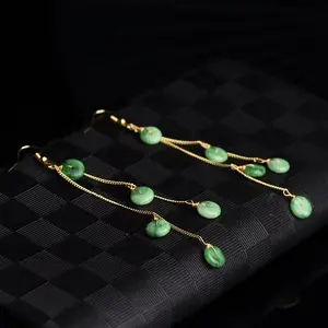 Boucles d'oreilles pendantes en forme de beignet de jade verte remplie d'or 14k, en cristal naturel