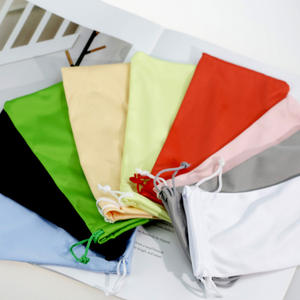 נרתיק משקפי שמש מיקרופייבר רך בהתאמה אישית עם לוגו וסגירת שרוך, אופנה חדשה לשנת <span class=keywords><strong>2026</strong></span>, אריזת שקית משקפי שמש יוקרתית - Product Image 4