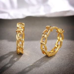 Orecchini a Cerchio con Catena Liscia per Donne, Stile Minimalista Huggie, Gioielli alla Moda per Orecchie - Product Image 5