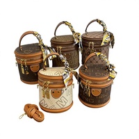 Sac bandoulière cylindrique pour femme, à sangle unique, en PU, avec fermeture éclair, motif lettres, tendance transfrontalière, été 2026, haut de gamme