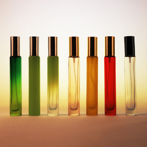 Emballage cosmétique de meilleur design de luxe en gros Huile de parfum essentielle avec vaporisateur 10ml Rouleau en verre sur bouteille - Product Image 3