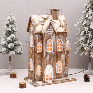Décoration de Noël en bois, maison de neige illuminée, 7x10.5x9.5 cm, alimentée par piles, pour affichage festif - Product Image 2