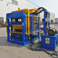 Machine à briques en béton automatique multifonctionnelle QT5-15 avec moules personnalisés pour la fabrication de pavés et de bordures de routes