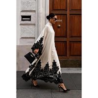 Robe large en dentelle satinée brillante, personnalisable à partir de 15 pièces, 3 jours pour le dessin, 7 jours pour l'échantillon