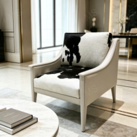 Fauteuil d'appoint de luxe en cuir de vachette véritable, gris clair moderne, fauteuil lounge individuel rembourré pour la maison et le hall d'hôtel