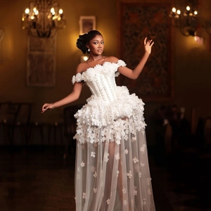 <span class=keywords><strong>Robe</strong></span> de mariée <span class=keywords><strong>courte</strong></span> avec fleurs et perles faites à la main, transparente, grande taille, dos corseté, pour réception, personnalisable - Product Image 1