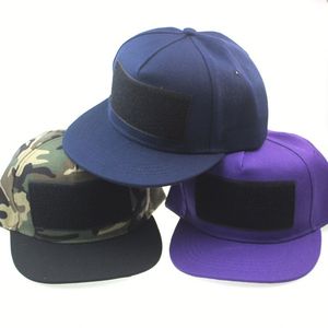 Cappello a 5 Pannelli con Patch Rimovibile Personalizzabile, Tinta Unita, Traspirante, Regolabile, con Visiera Piatta per Uomo e Donna - Product Image 2