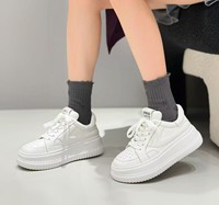 Baskets compensées blanches pour femmes 2026 – Nouvelle collection tendance à semelle épaisse, rehausseur de talon intégré, respirantes