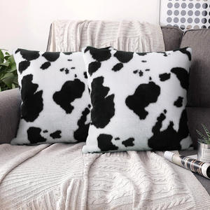 Sarung Bantal Cetak Sapi Dua Sisi, Sarung Bantal Kulit Sapi Imitasi, Penutup Bantal Rumah Pertanian untuk Sofa Rumah dan Pesta 18X18 Inci - Product Image 1