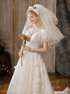 Robe de mariée de luxe princesse à paillettes légères Style moderne avec dentelle de <span class=keywords><strong>tulle</strong></span> perlée Design dos nu Train chapelle printemps et été - Product Image 2