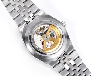 Montre mécanique de luxe avec logo de marque personnalisé, montre-bracelet pour homme simple et élégante, fabriquée en acier inoxydable 904. - Product Image 2