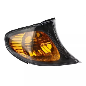 Luz de señal de giro para BMW Serie 3 E46 de cuatro puertas 2002-2005, pieza de repuesto de material PC L015L026 - Product Image 1