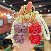 Gantungan Kunci Beruang Bertabur Rhinestone dengan Rantai Mutiara, Bahan Zinc Alloy, Cetak Letterpress, Aksesoris Liontin Tas Wanita yang Lucu