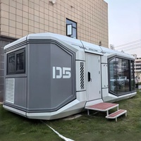 Maison mobile contemporaine en forme de capsule spatiale préfabriquée avec isolation thermique double couche, verre LOW-E, système de chauffage à l'eau pour usage hôtelier