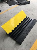 Pente de ralentissement en caoutchouc jaune et noir, hauteur 65 mm, vitesse 10-15 mph, anti-pression, portable pour rampes de voiture et protection de câbles