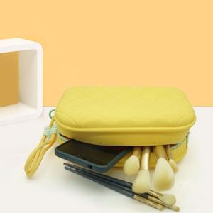 Sac de rangement pour maquillage en silicone, résistant à l'eau, durable, grande capacité, avec fermeture éclair et poignée souple, écologique et tendance - Product Image 1