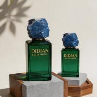 Flacon de parfum vide de 50 ml avec pompe à brume premium, col serti de 15 mm, forme carrée, avec bouchons en pierre naturelle irrégulière - Vente en gros