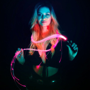 Corps en aluminium <span class=keywords><strong>Fouet</strong></span> de danse à fibre optique à sept couleurs changeantes Rotation pivotante <span class=keywords><strong>Fouet</strong></span> à LED optique pour la danse - Product Image 4