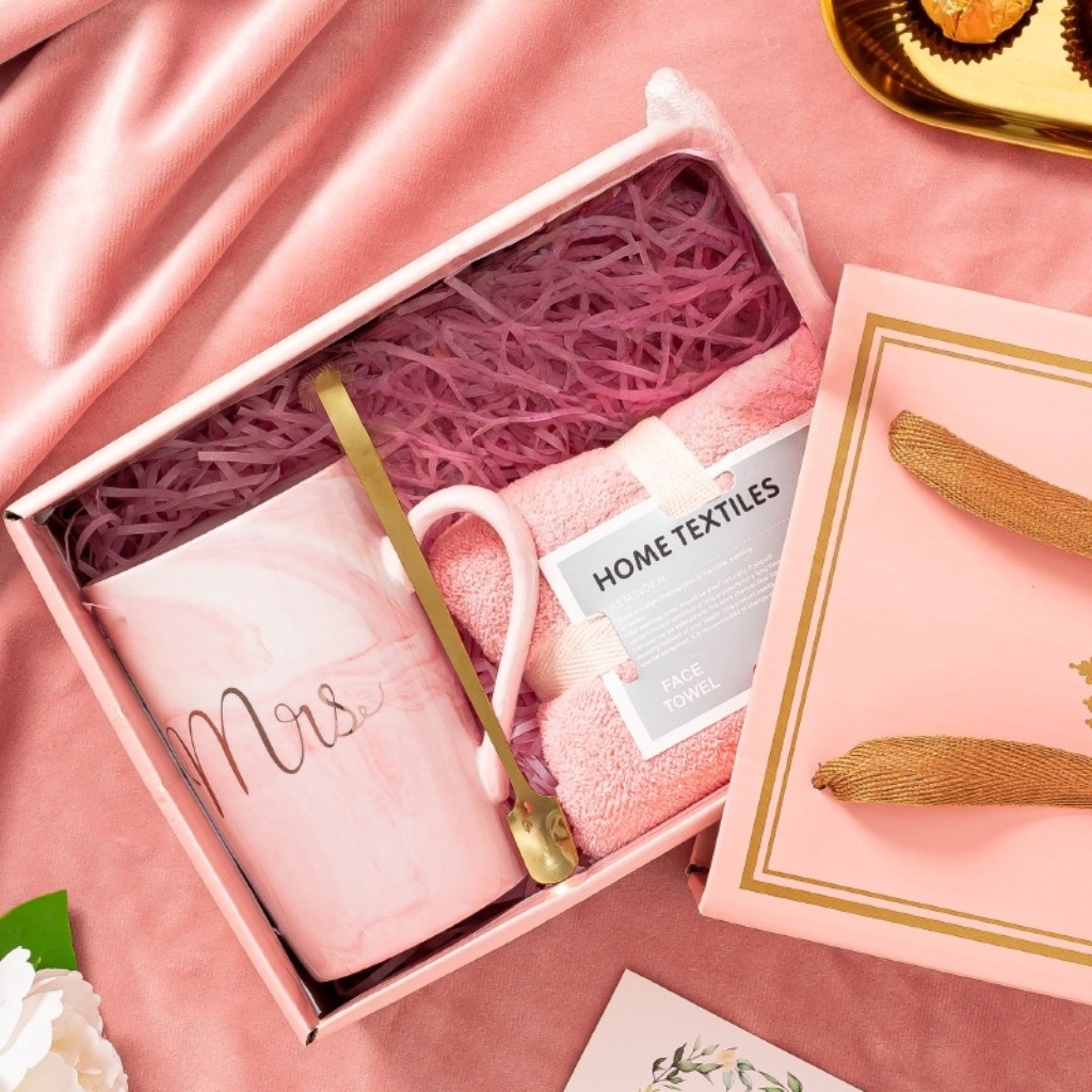 01 ensemble trois pièces rose