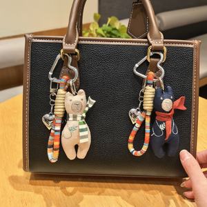 Llaveros de peluche duraderos con mosquetón de corazón, bonitos muñecos 3D, regalo de cumpleaños, cadena para teléfono, colgante para mochila escolar infantil, llavero de oso de tela - Product Image 1