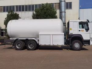 Camion-citerne de carburant de transport de gaz GNC GPL de camion-citerne d'huile - Product Image 5
