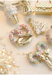 Décorations <span class=keywords><strong>de</strong></span> Noë<span class=keywords><strong>l</strong></span> en plastique doré scintillant style INS, décorations suspendues en forme <span class=keywords><strong>de</strong></span> bonbons et <span class=keywords><strong>de</strong></span> dessins animés pour arbre <span class=keywords><strong>de</strong></span> Noë<span class=keywords><strong>l</strong></span> et fêtes - Product Image 2
