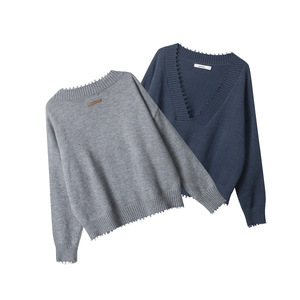 Cárdigan de punto de seda con cuello en V y angustia de moda europea americana para mujer, suéter holgado para invierno, estilo de chica picante - Product Image 1