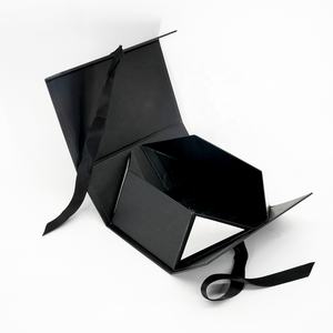 Emballage cadeau en papier personnalisé en forme de <span class=keywords><strong>livre</strong></span> écologique Boîte à bijoux avec ruban - Product Image 1