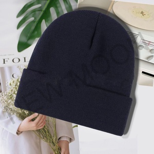 Bonnet en tricot acrylique unisexe avec logo personnalisé brodé, bonnet d'hiver chaud en tricot - Product Image 2