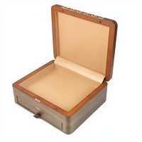 Boîte cadeau en bois personnalisée pour dattes et chocolats, avec doublure en PU, décor sculpté ajouré et tiroir, pour l'emballage alimentaire haut de gamme du Moyen-Orient, vente en gros