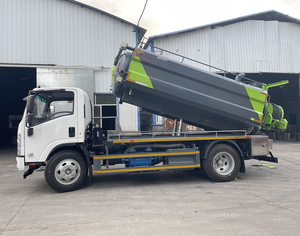 Camion de <span class=keywords><strong>vidange</strong></span> des eaux usées à aspiration combinée ISUZU Euro 5 de 9000 L avec système de jet d'eau haute pression pour le nettoyage professionnel des canalisations - Product Image 2