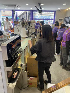 Máquina de helado de pie de suelo automática, la mejor opción china, para niños, tres sabores - Product Image 4