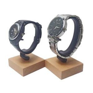 แท่นวางนาฬิกาอะคริลิกใส ดีไซน์หรูหรา พร้อมขาตั้งแบบ C-cuff หนา 50 มม. สำหรับตกแต่งร้านค้าและหน้าต่างโชว์สินค้า - Product Image 1