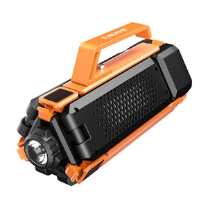 Lámpara portátil para acampar Walkers de 3000 lúmenes con soporte telescópico y asa plegable - Product Image 1