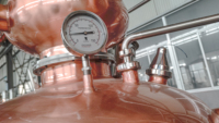 Alambic de distillation en cuivre ZJ 500L pour distillerie, machine à distiller l'alcool et les spiritueux