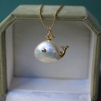 Perle baroque d'eau douce extraterrestre irrégulière naturelle petite baleine collier à breloques créature de la mer petit poisson boucles d'oreilles ensemble de bijoux