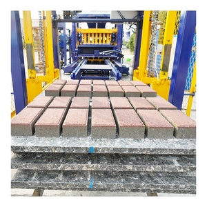 เครื่องทำบล็อกคอนกรีตแบบอัตโนมัติเต็มรูปแบบ QT4-15 เครื่องจักรผลิตอิฐบล็อกซีเมนต์แบบประสาน งานออนไลน์ ทำงานจากบ้าน - Product Image 1