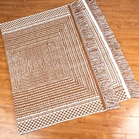 Tapis Jacquard Nordique en Polyester-Coton à Poils Courts (0,5 cm) avec Pompons pour Chambre, Salon, Entrée - Lavable en Machine