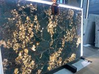 Mármol de Amazonita Natural: Base Verde Esmeralda Intenso con Vetas Plateadas para Decoración Interior de Lujo