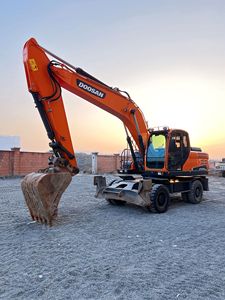 Oferta Especial: Excavadora de Ruedas Usada Doosan 210W-9 Original DX210W-9C con Motor, Caja de Cambios y Engranajes Originales - Product Image 1